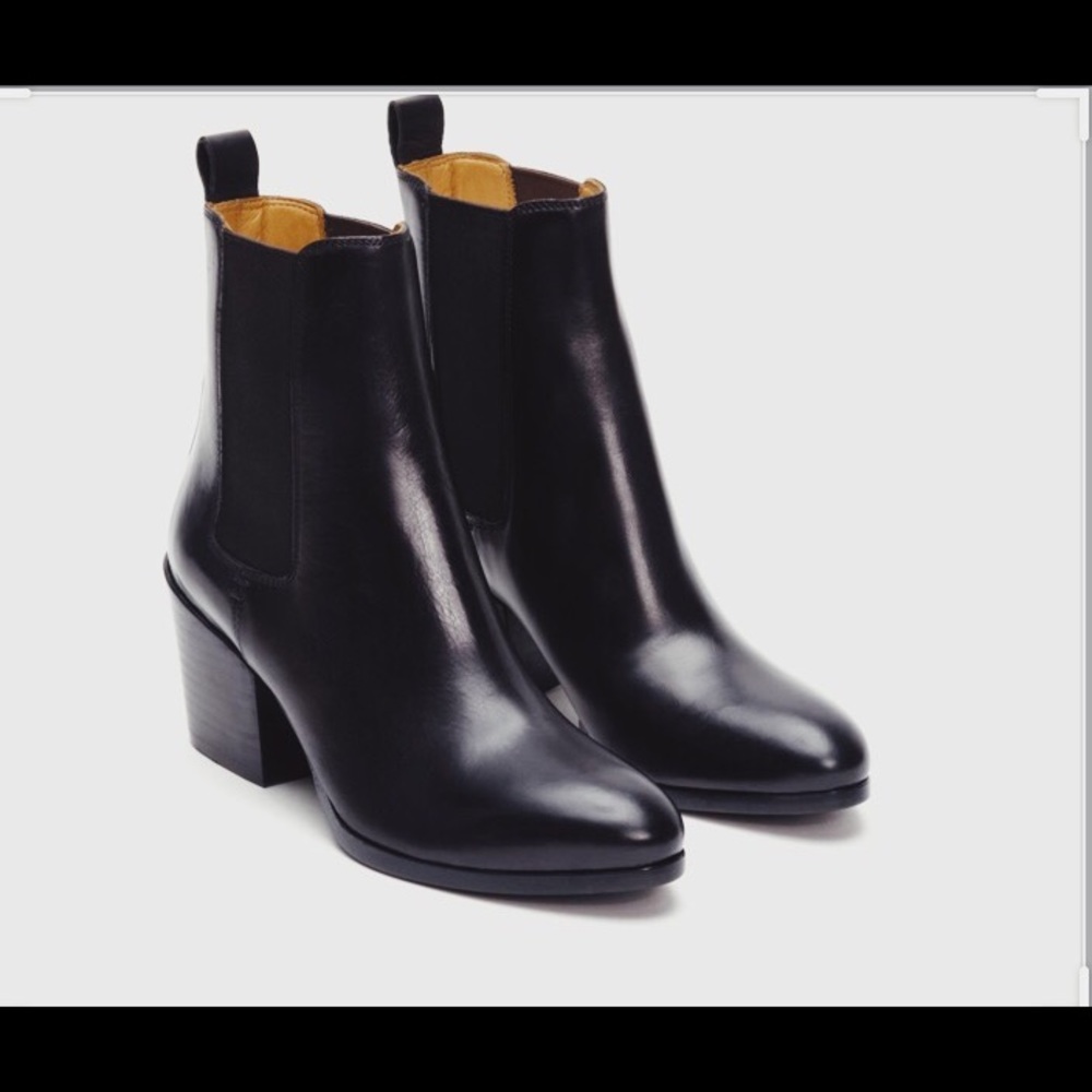 Frye Casey Chelsea Boots